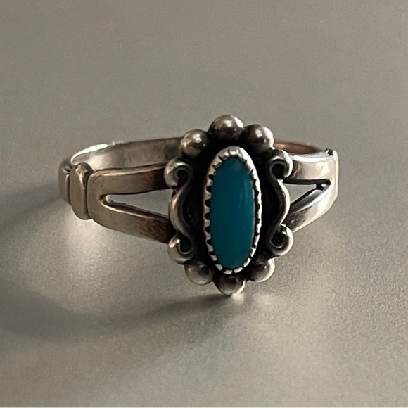 Vintage Turquoise Sterling Ring. - Picture 5 of 11